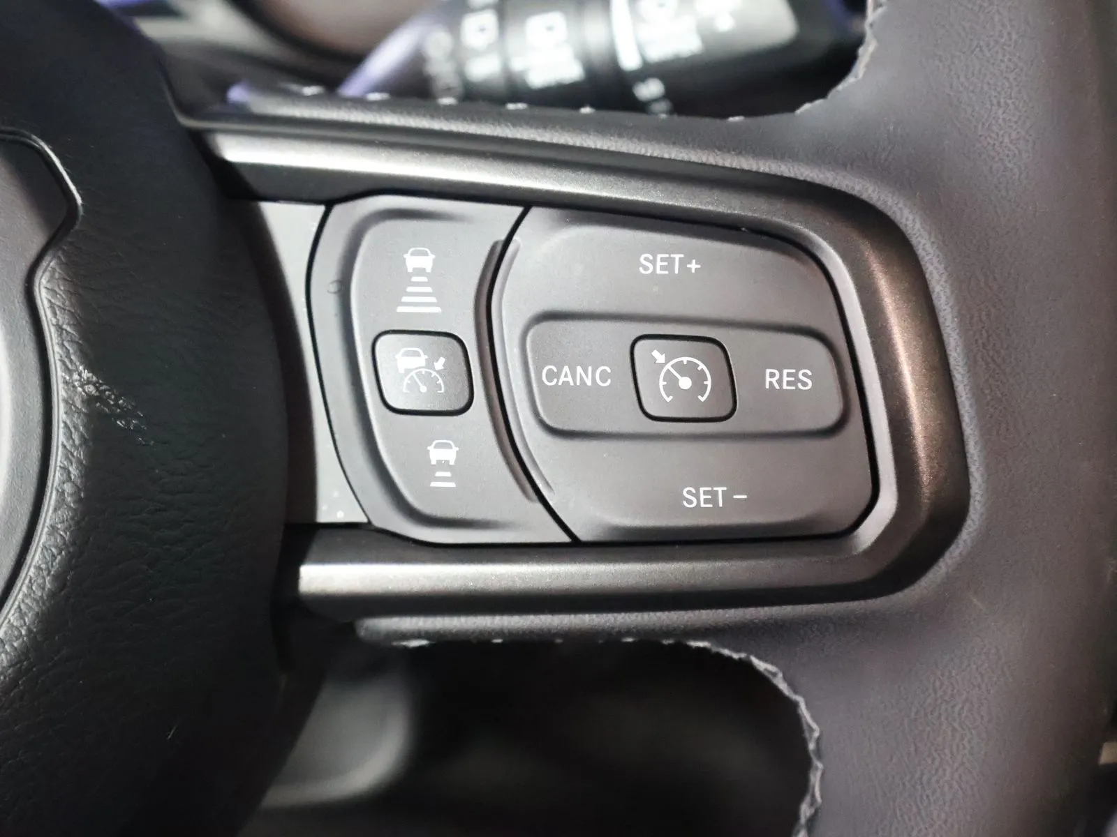 Jeep Wrangler photo 32
