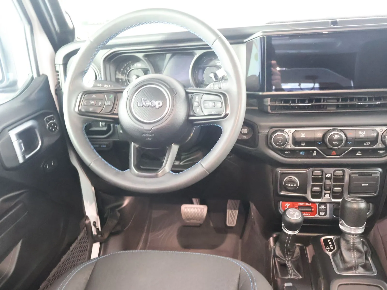 Jeep Wrangler photo 30