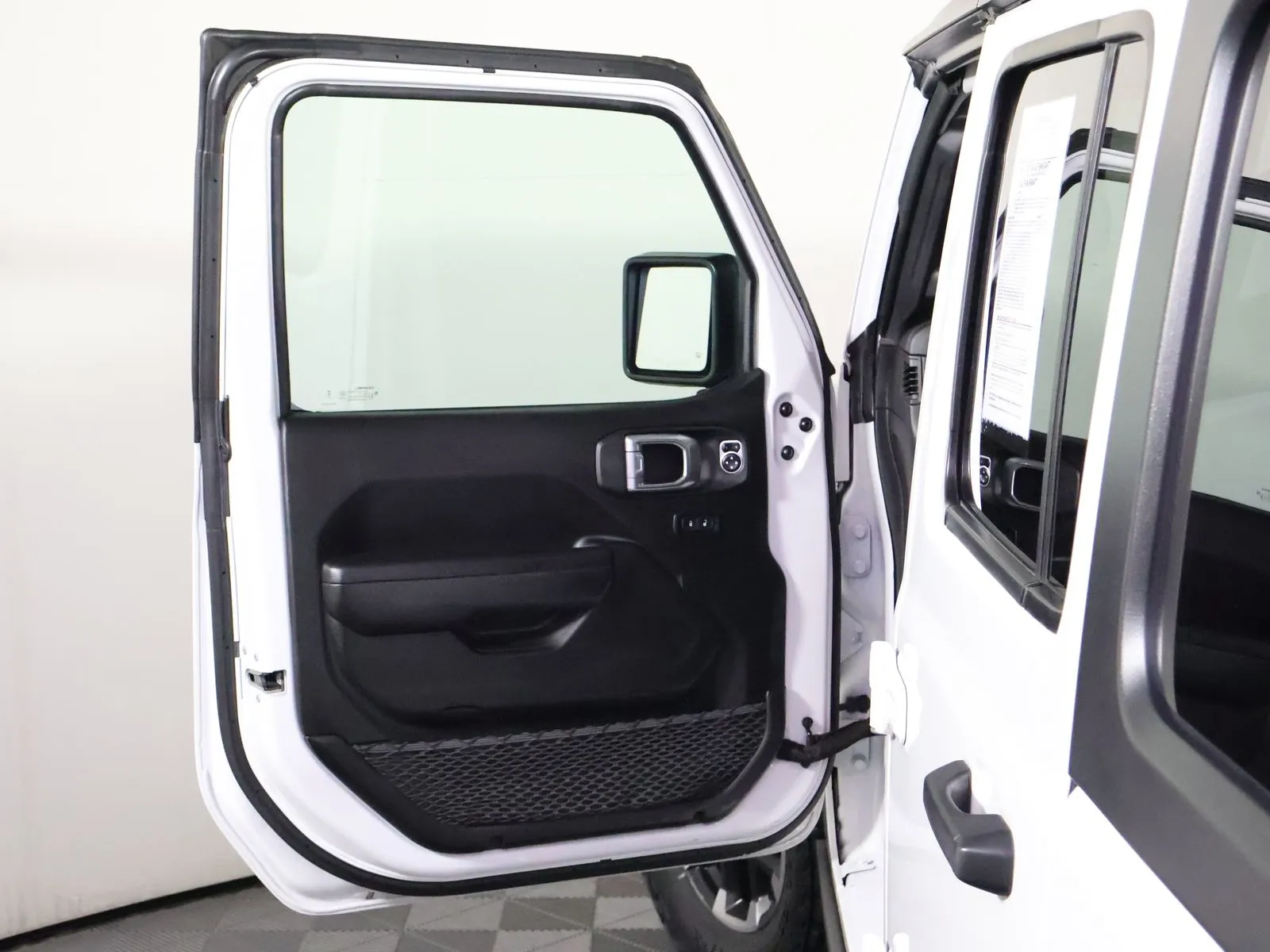 Jeep Wrangler photo 24