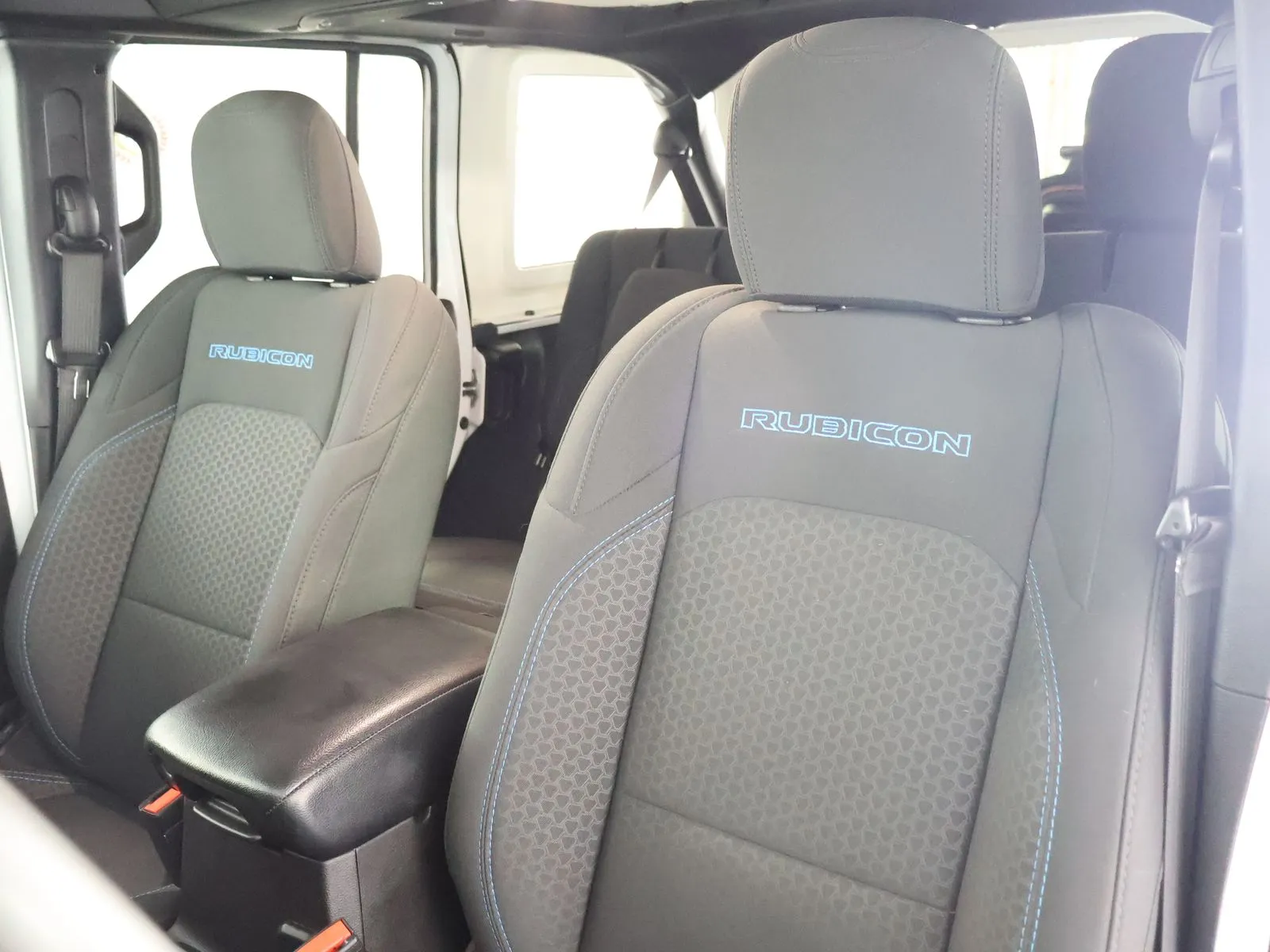 Jeep Wrangler photo 27