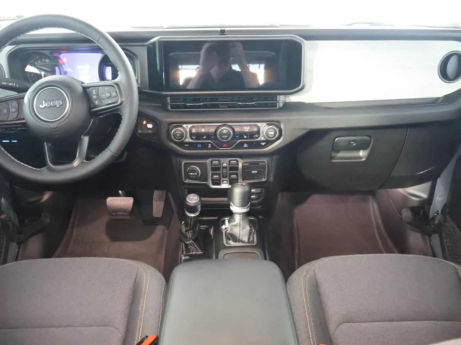Jeep Wrangler photo 24