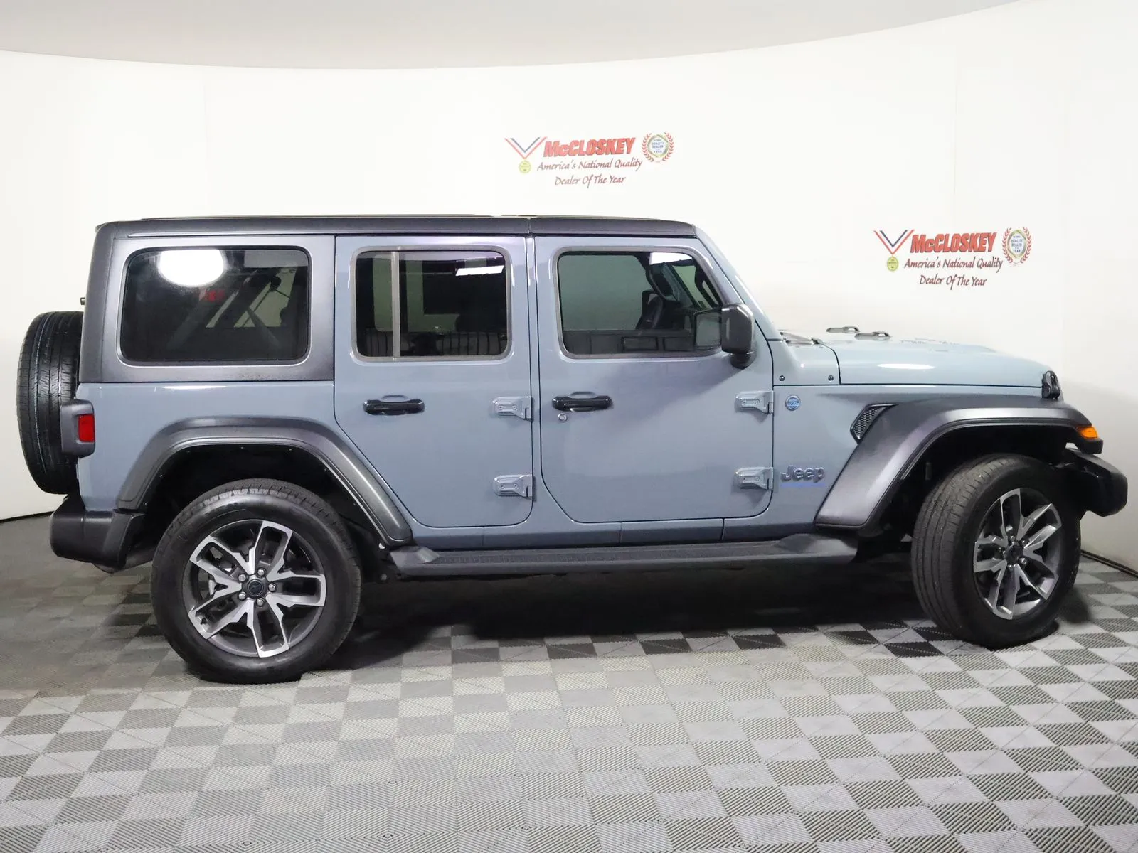 Jeep Wrangler photo 3