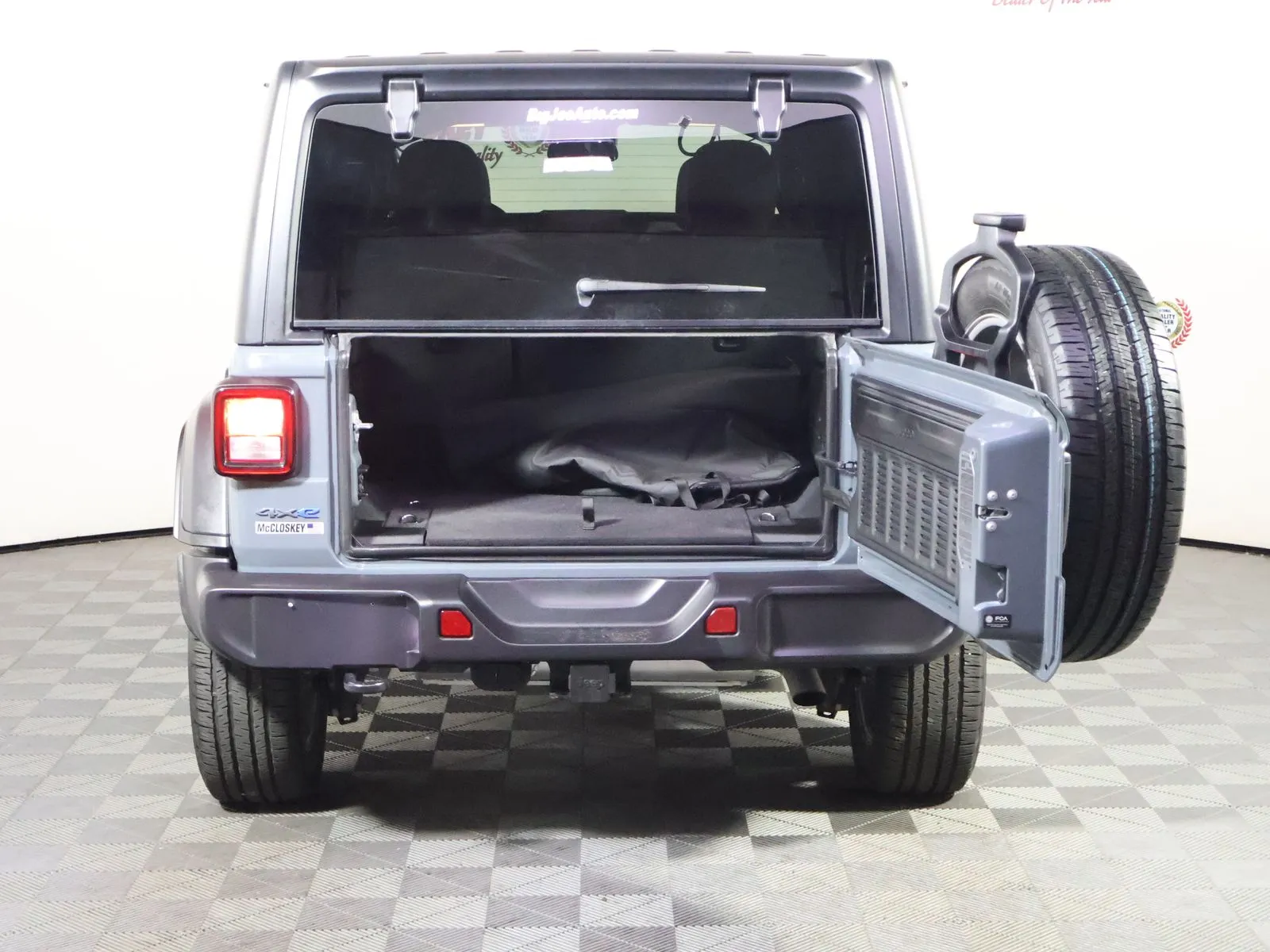 Jeep Wrangler photo 9