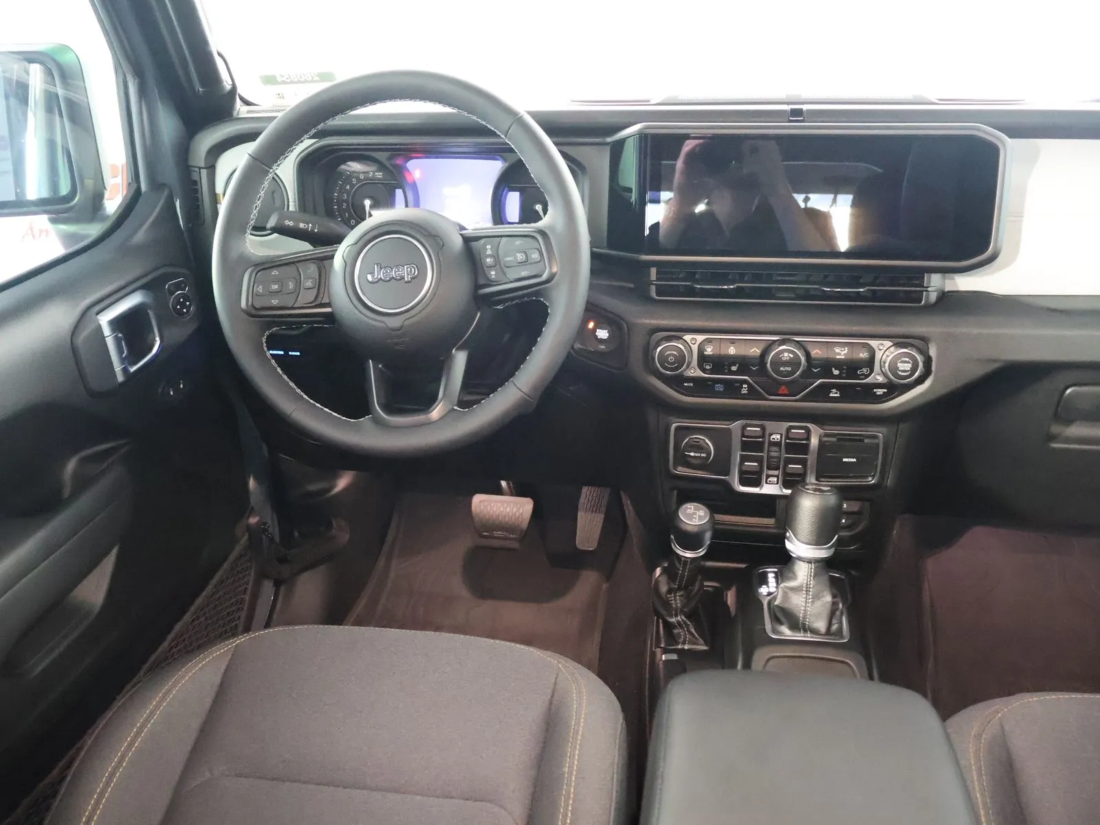 Jeep Wrangler photo 25