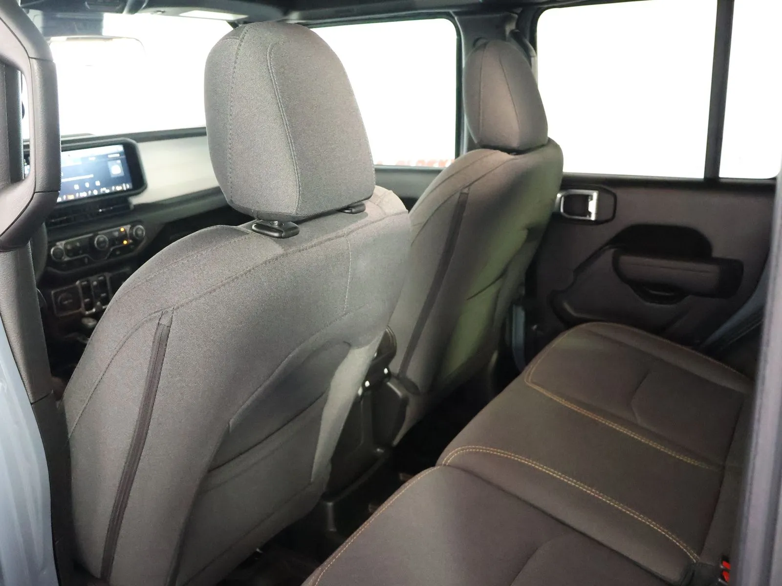 Jeep Wrangler photo 39