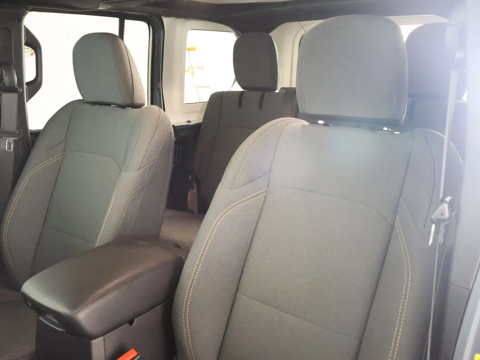 Jeep Wrangler photo 23