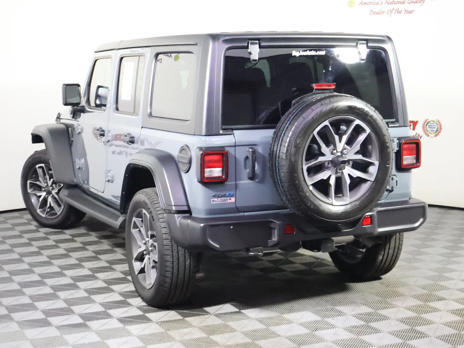 Jeep Wrangler photo 12