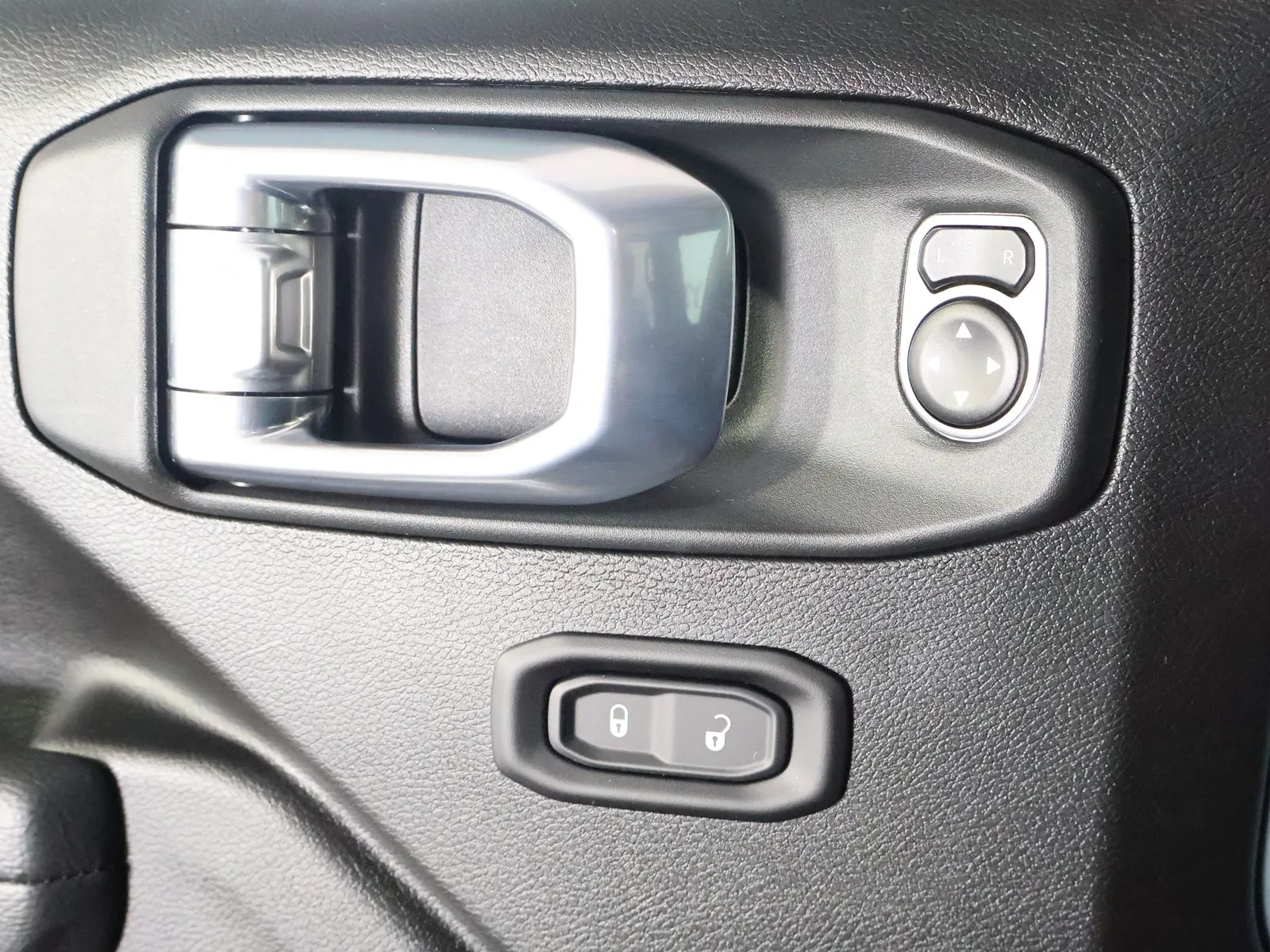 Jeep Wrangler photo 27