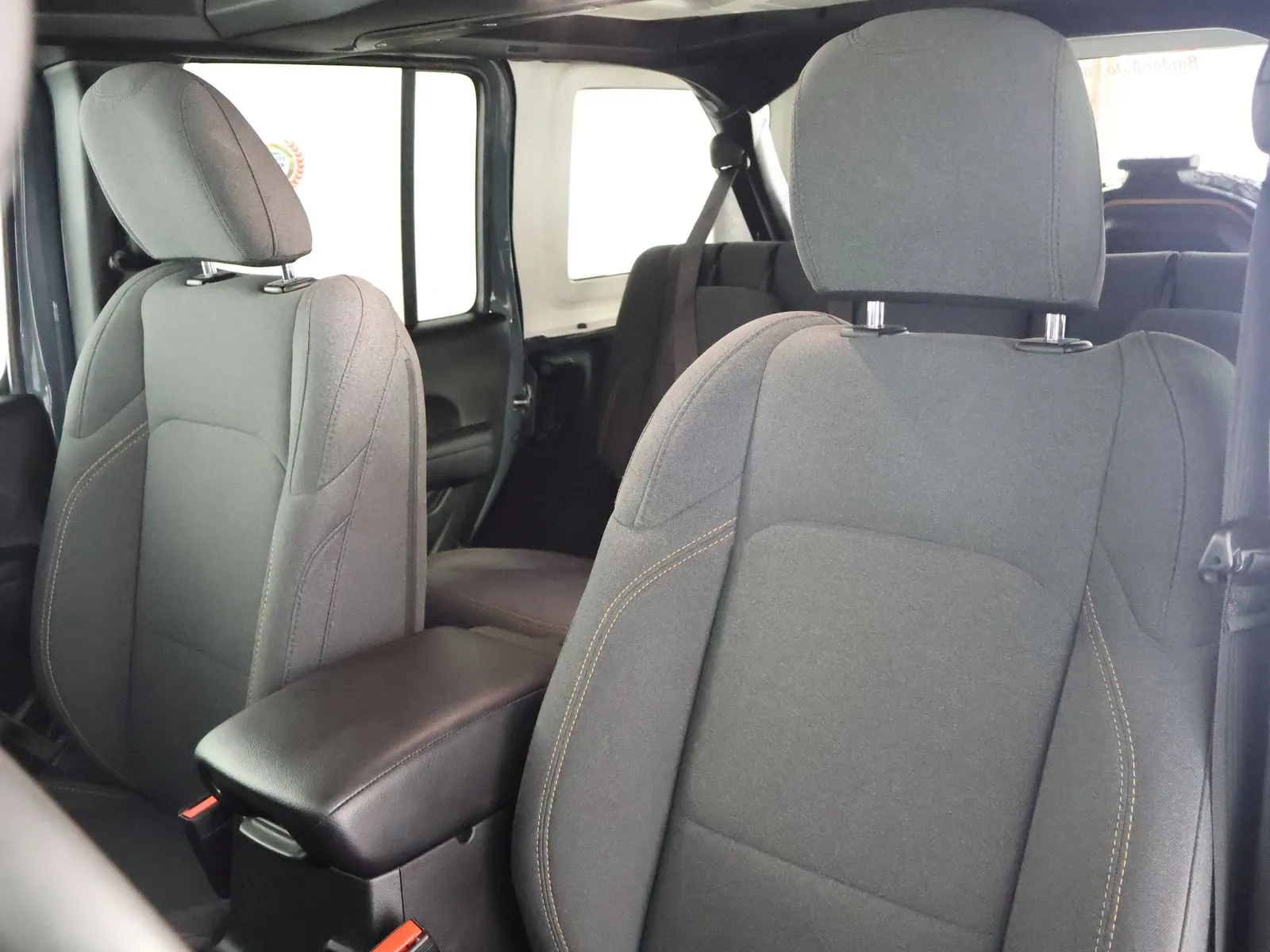 Jeep Wrangler photo 27