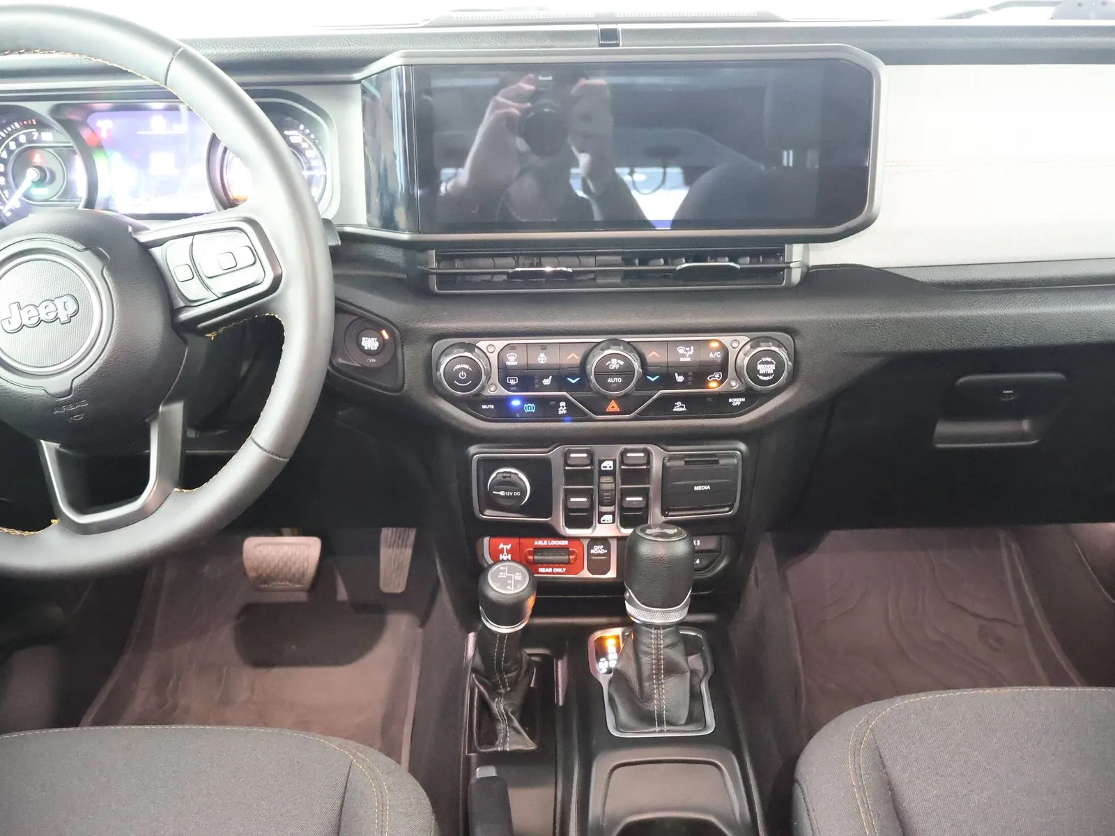 Jeep Wrangler photo 28