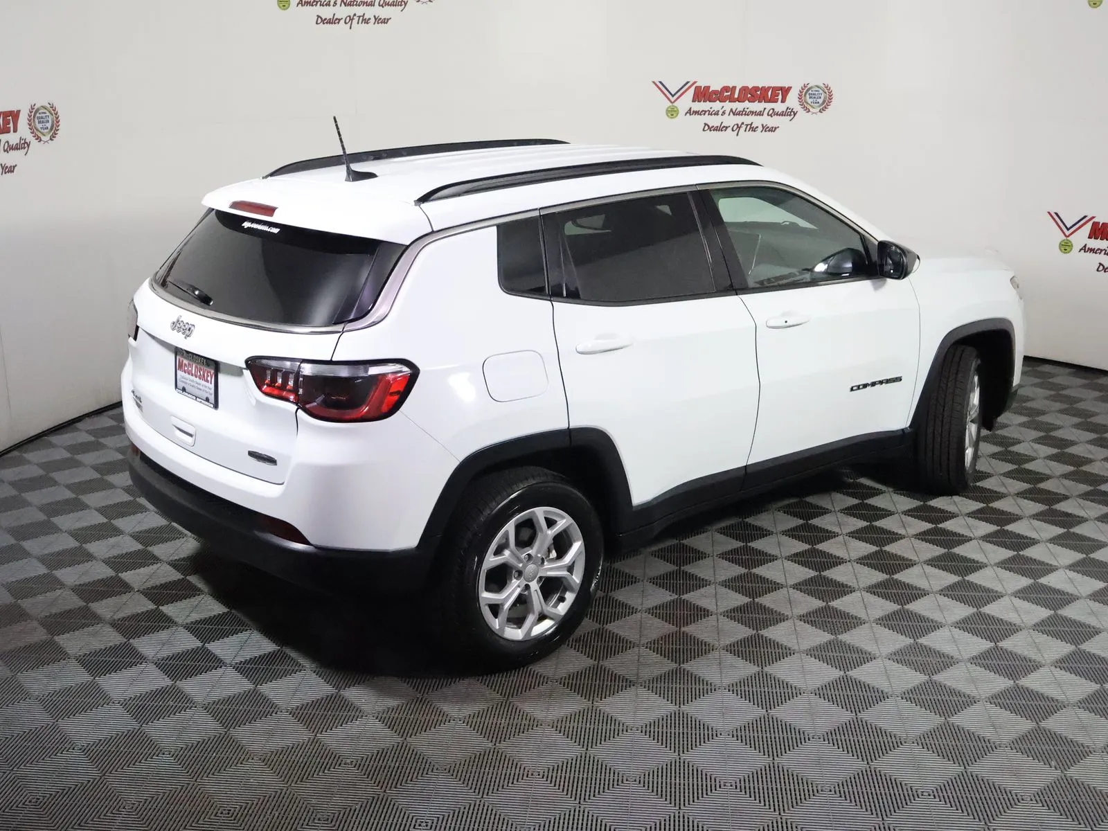 Jeep Compass photo 8