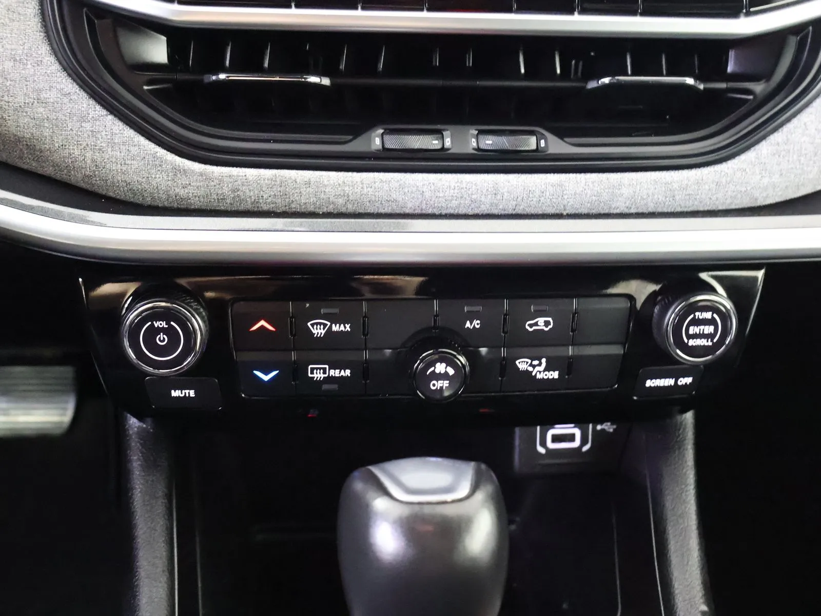 Jeep Compass photo 30
