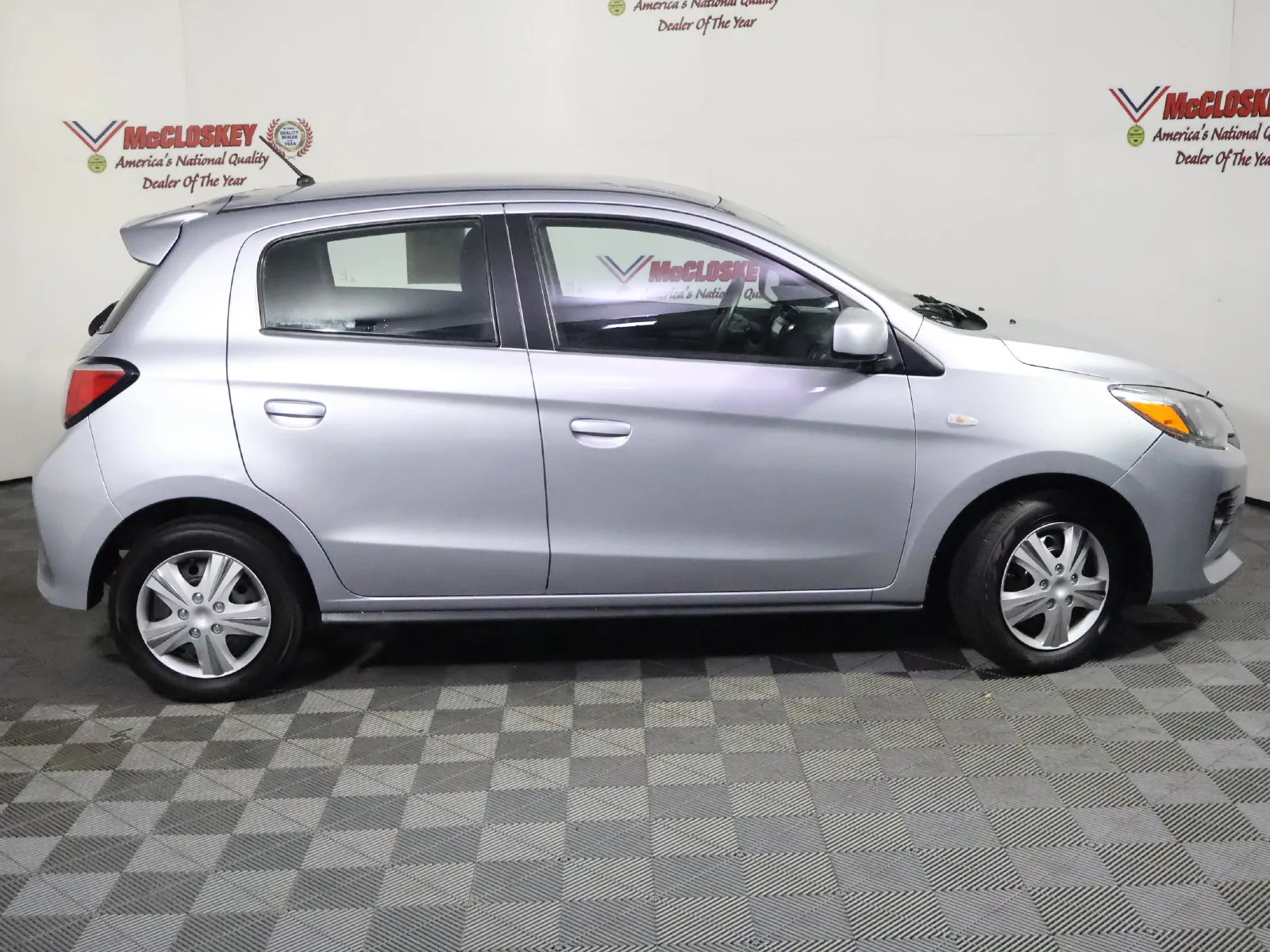 Mitsubishi Mirage photo 3