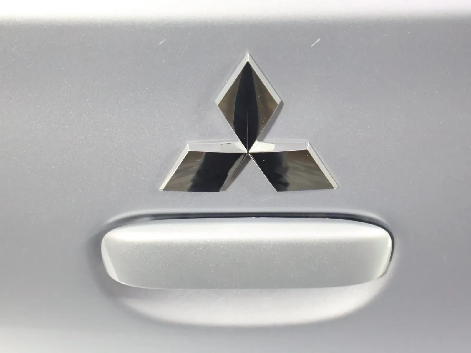 Mitsubishi Mirage photo 13