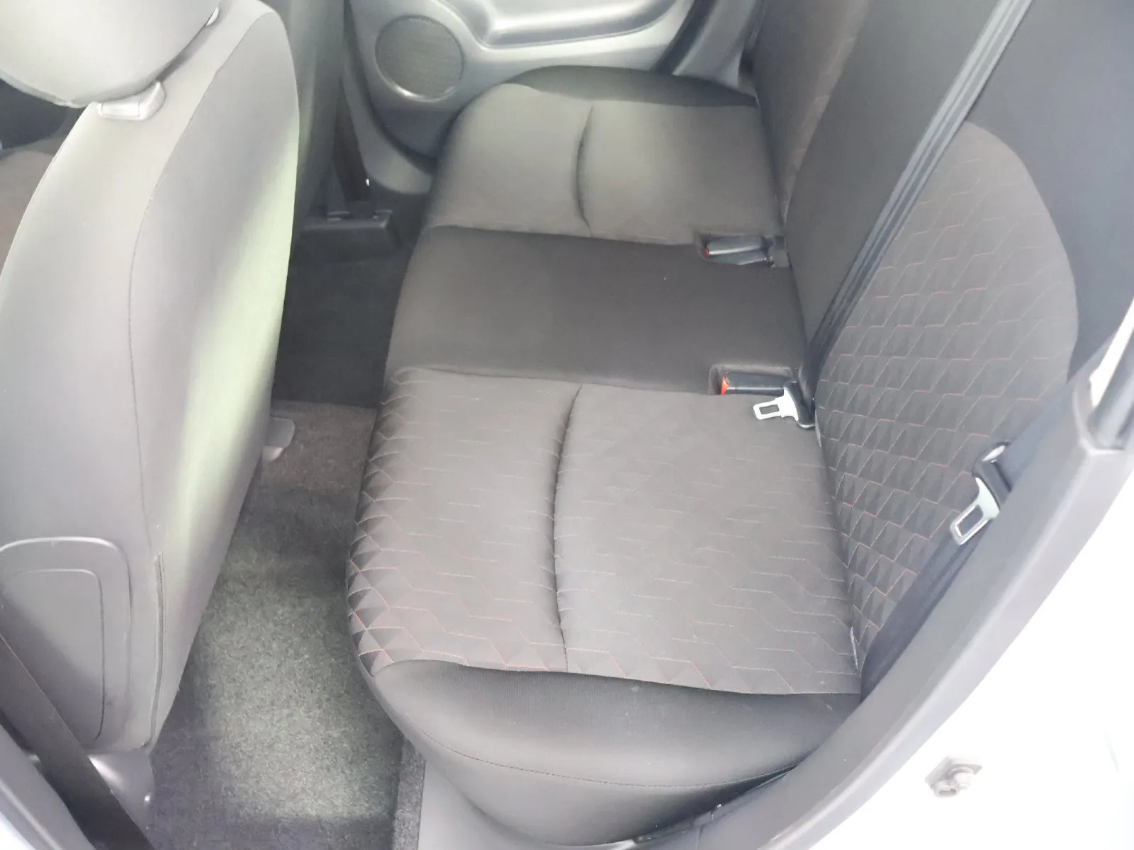Mitsubishi Mirage photo 41