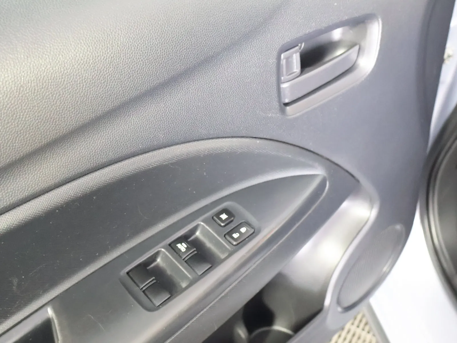 Mitsubishi Mirage photo 27