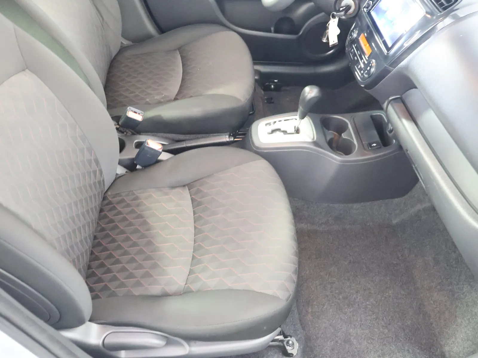 Mitsubishi Mirage photo 47
