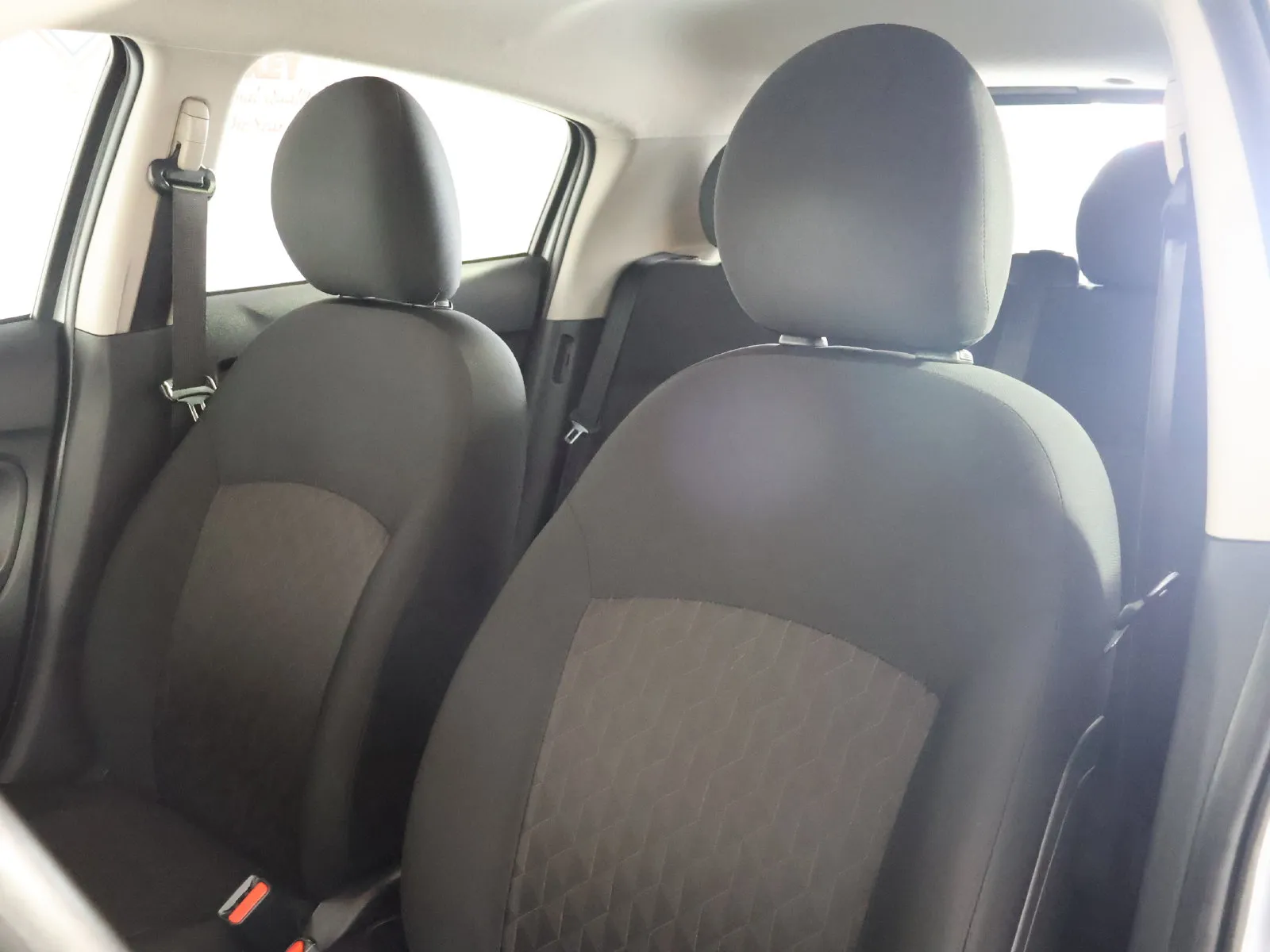 Mitsubishi Mirage photo 23