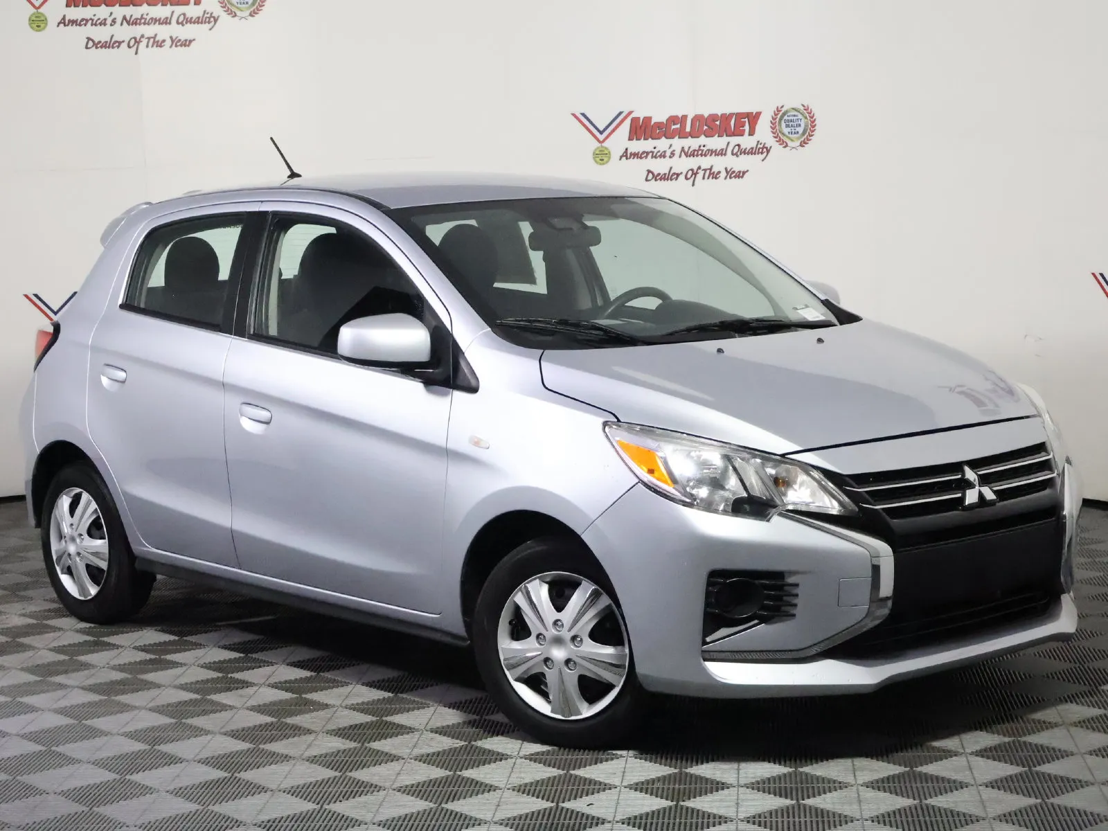 Mitsubishi Mirage photo 2