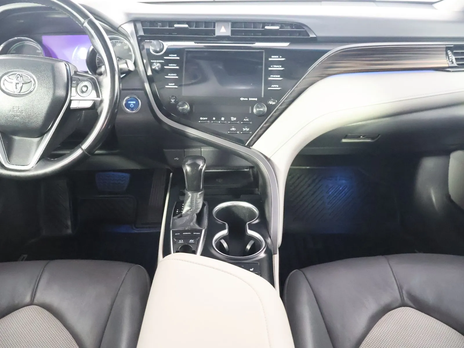 Toyota Camry photo 25