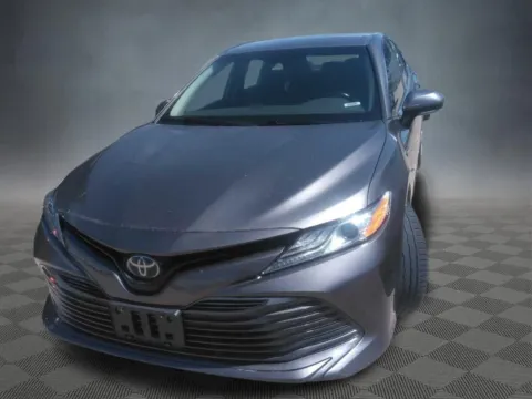 More photos of 2020 Toyota Camry Hybrid XLE at McCloskey Imports & 4x4s (Licensed as McCloskey Isuzu), CO