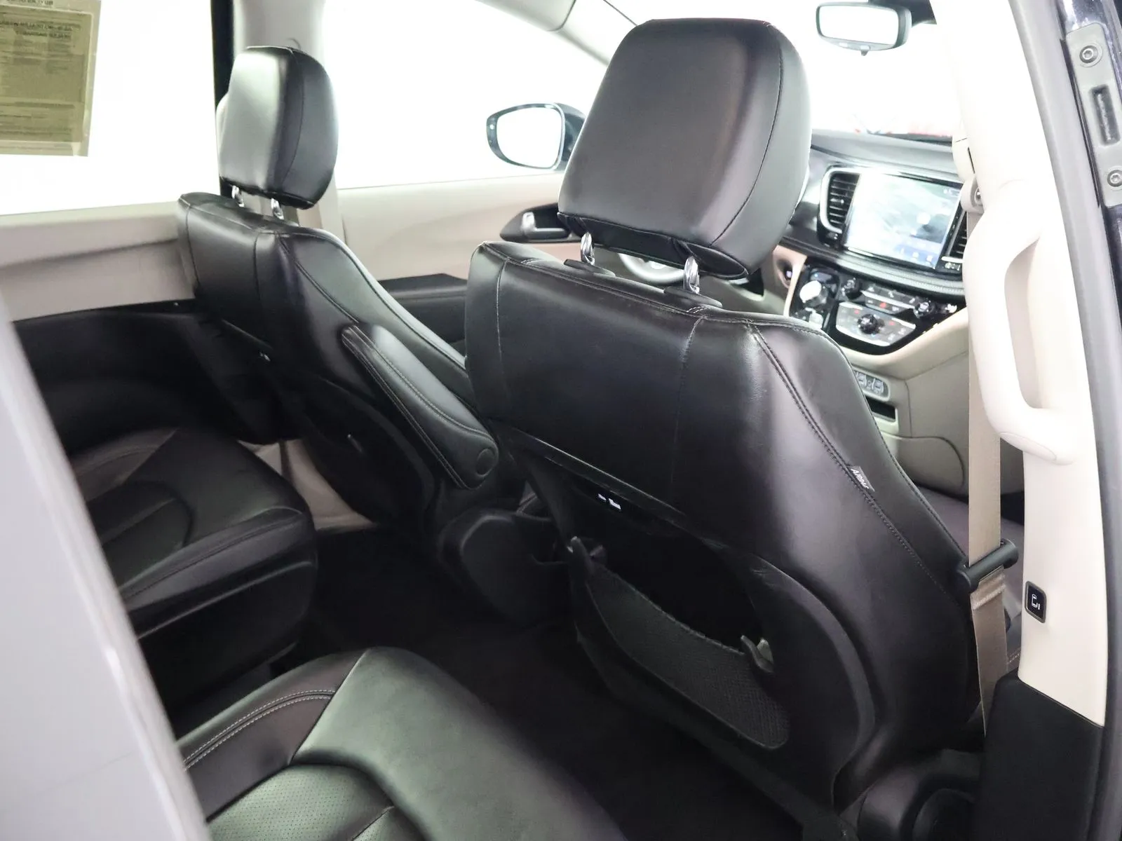 Chrysler Pacifica photo 41