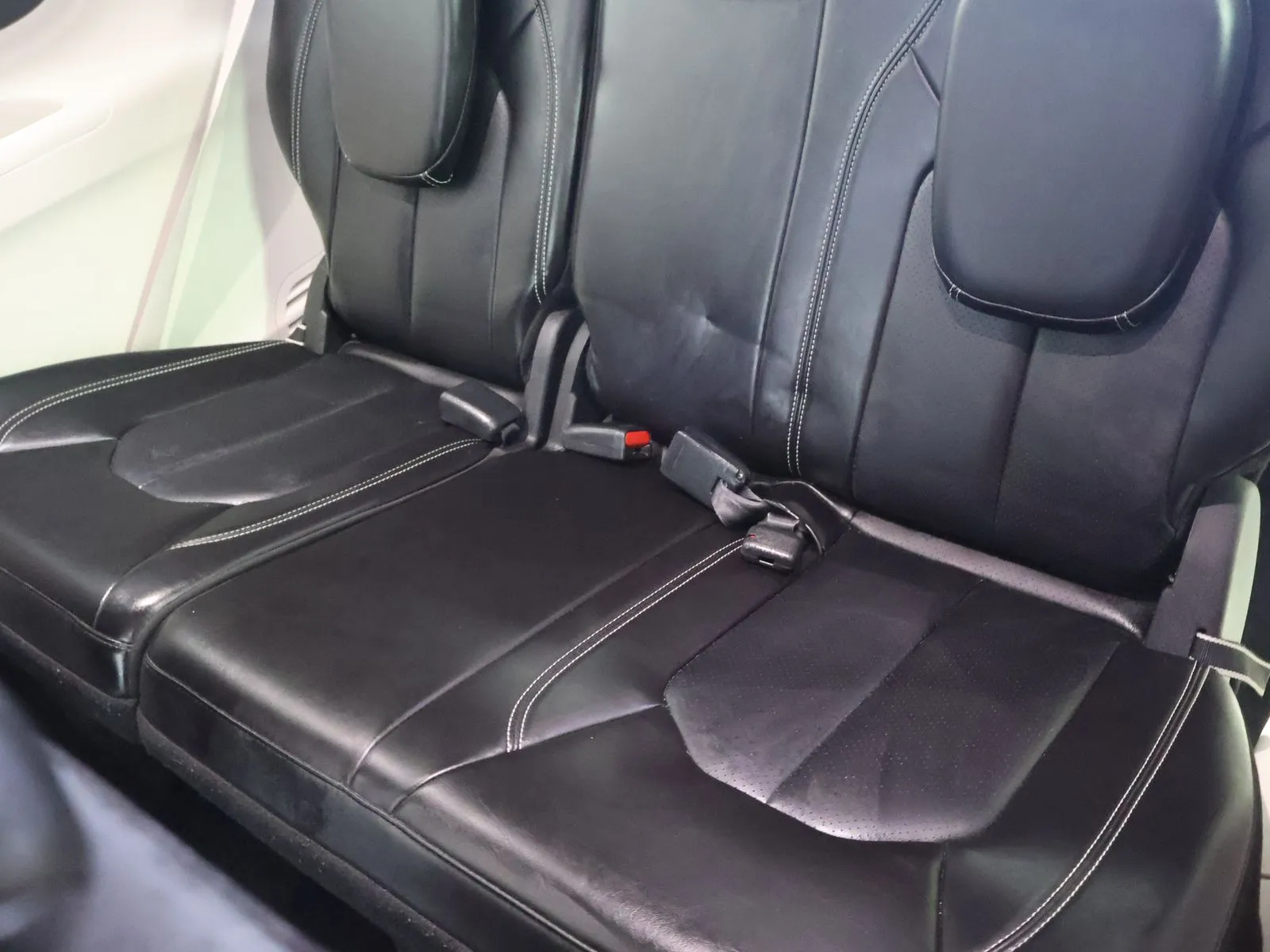 Chrysler Pacifica photo 40
