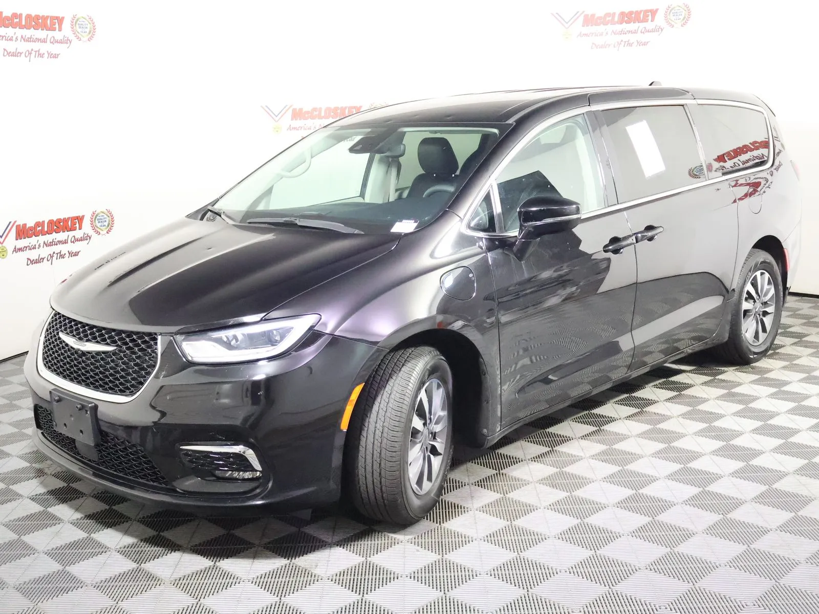 Chrysler Pacifica photo 13