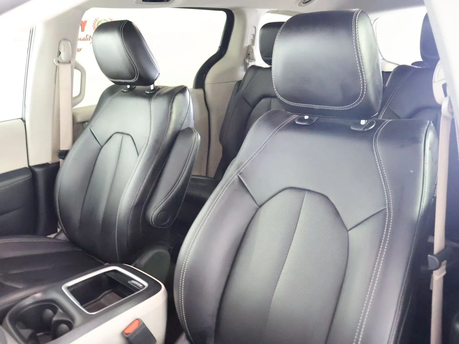 Chrysler Pacifica photo 22