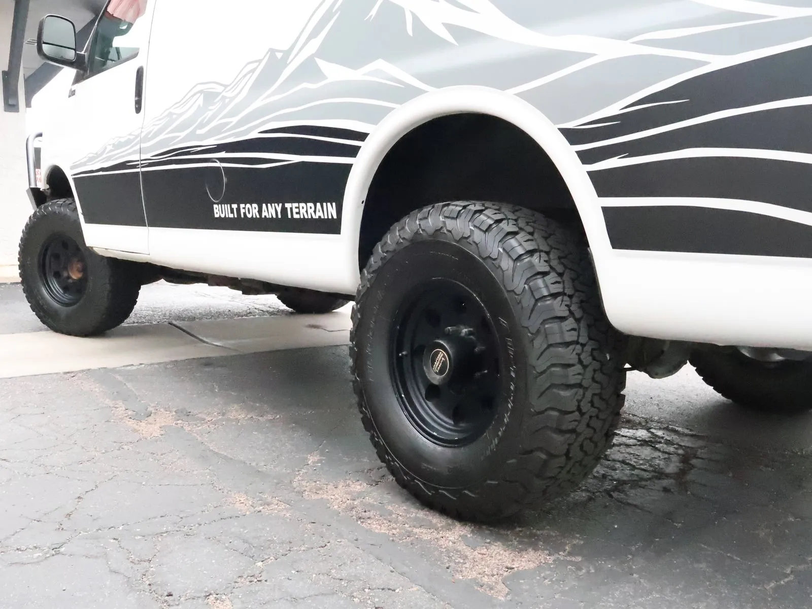 GMC Savana photo 21