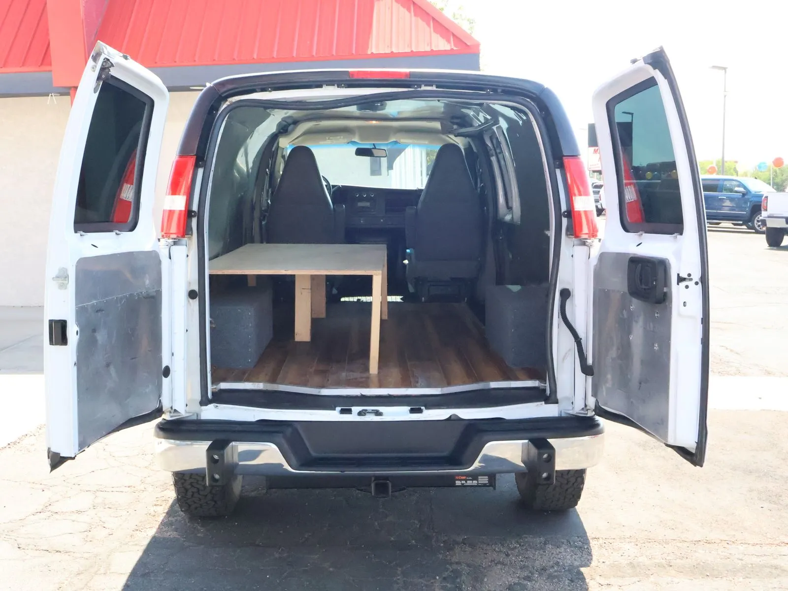 GMC Savana photo 7