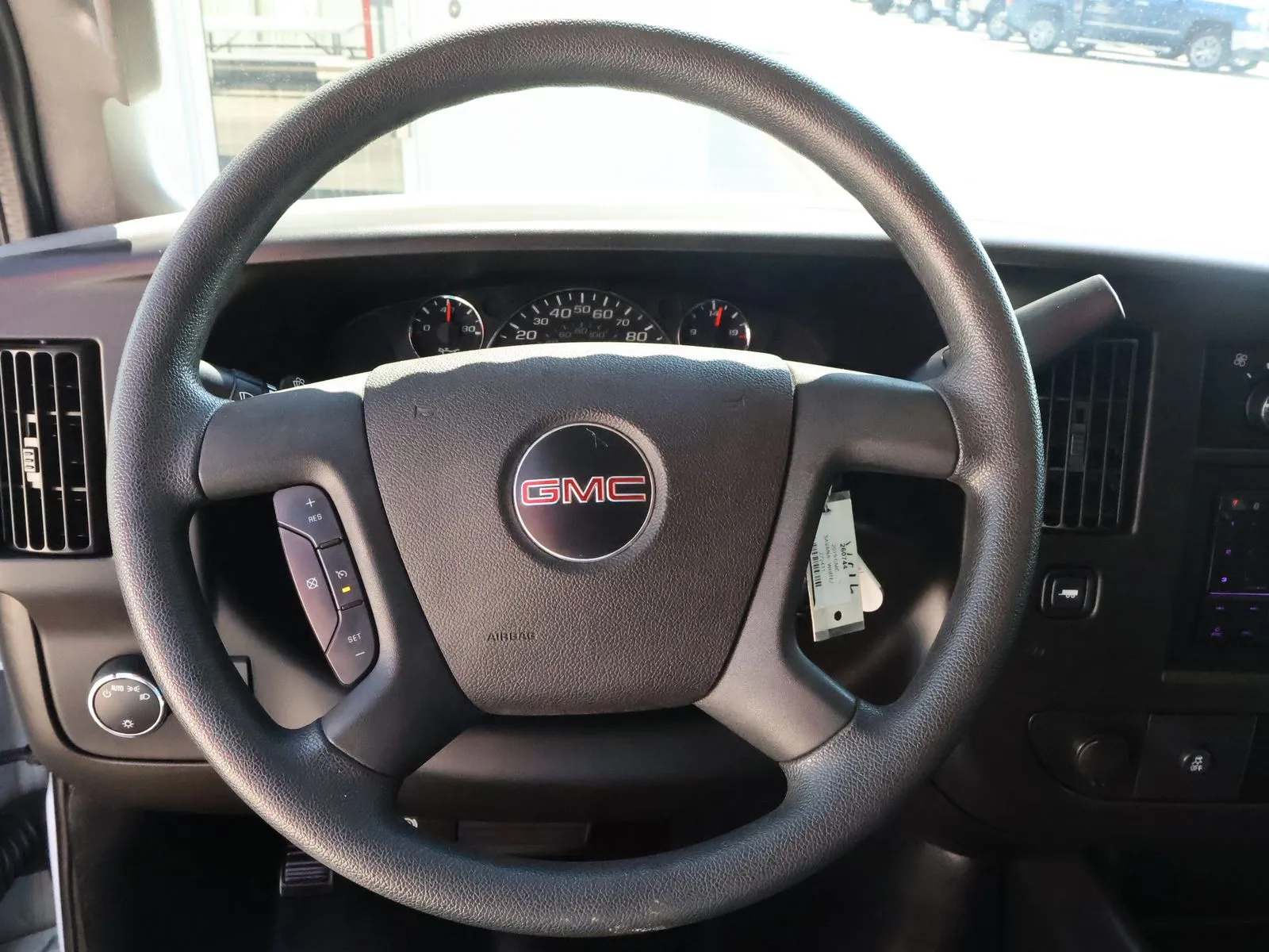 GMC Savana photo 39