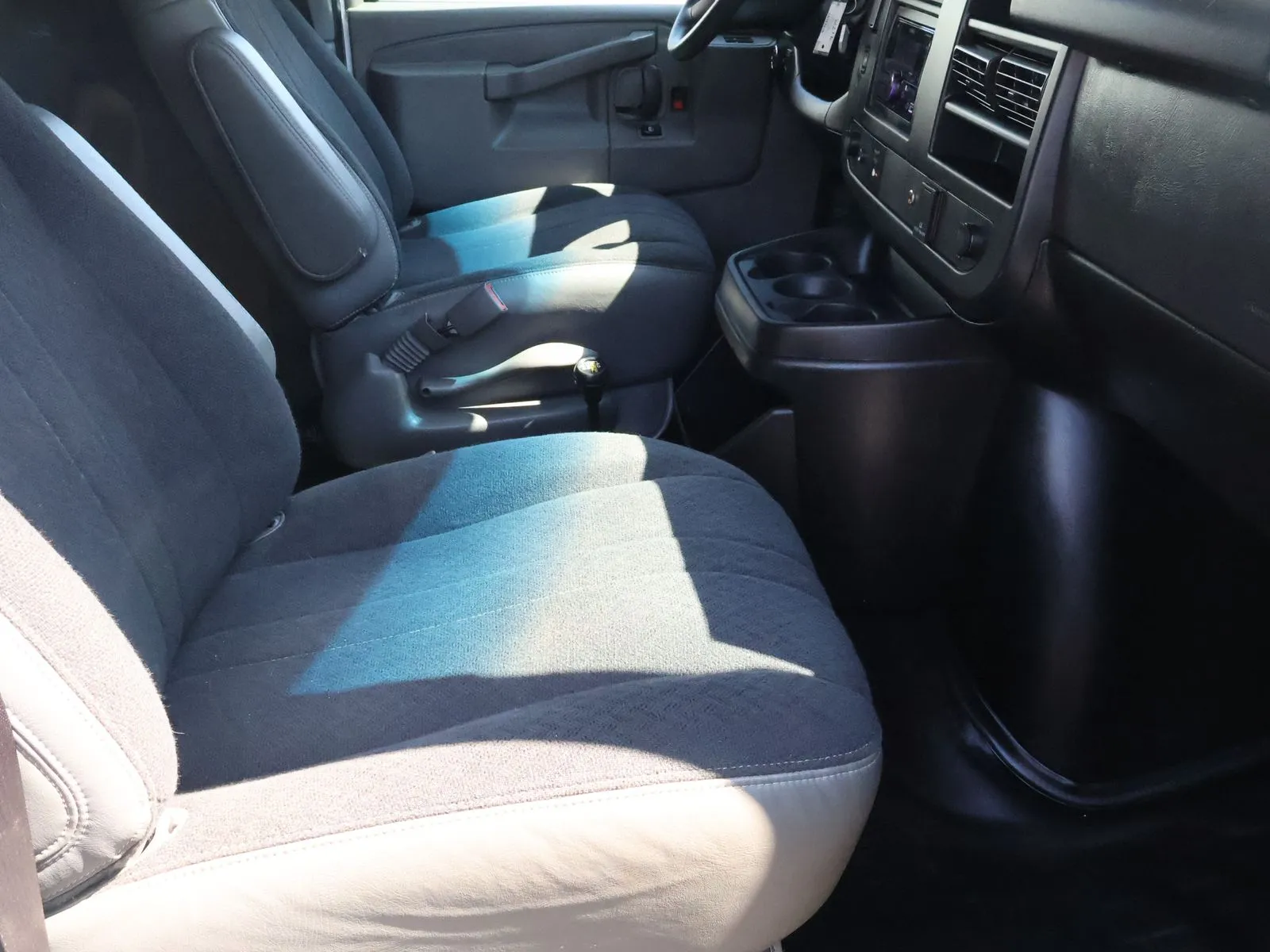 GMC Savana photo 47