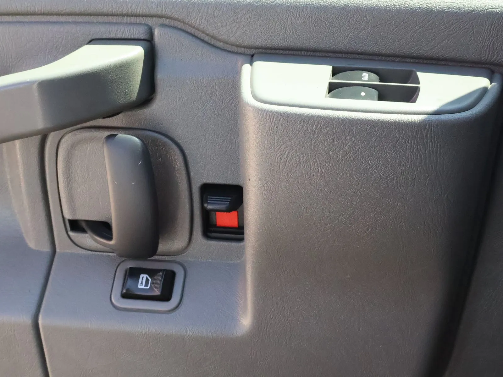 GMC Savana photo 41
