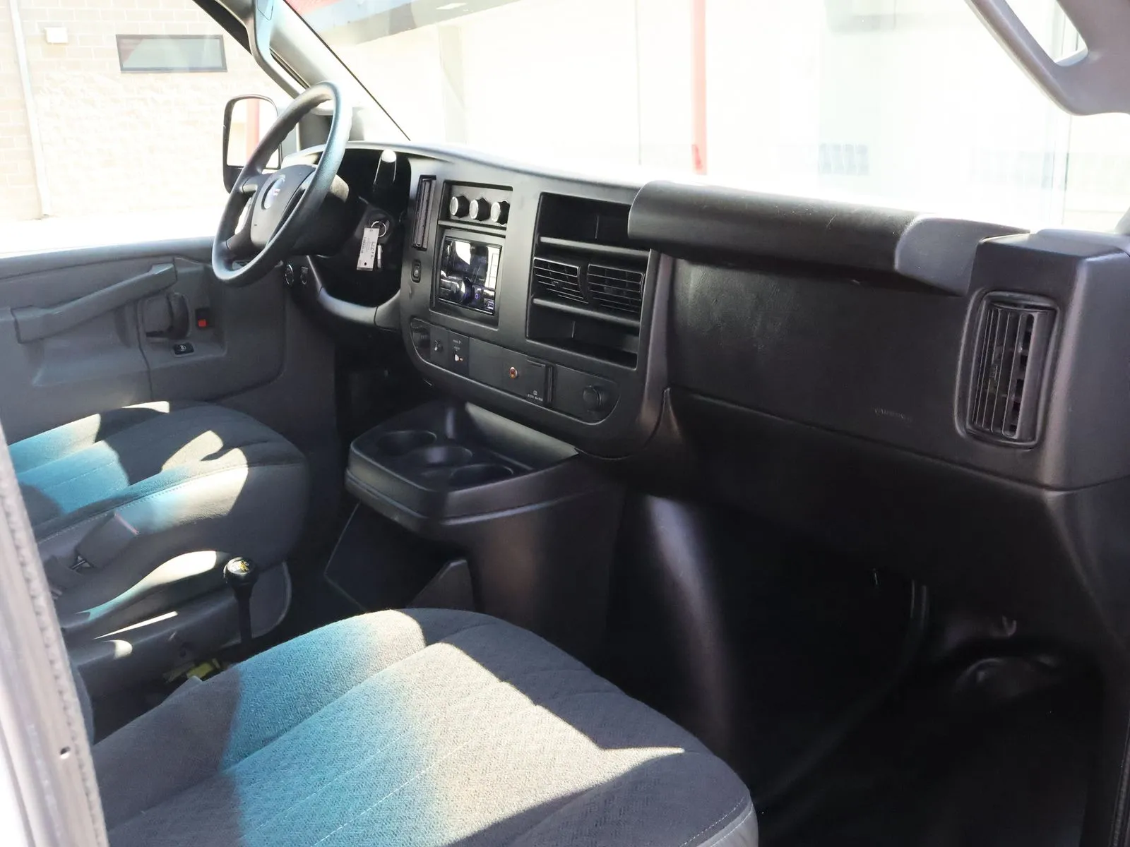 GMC Savana photo 46