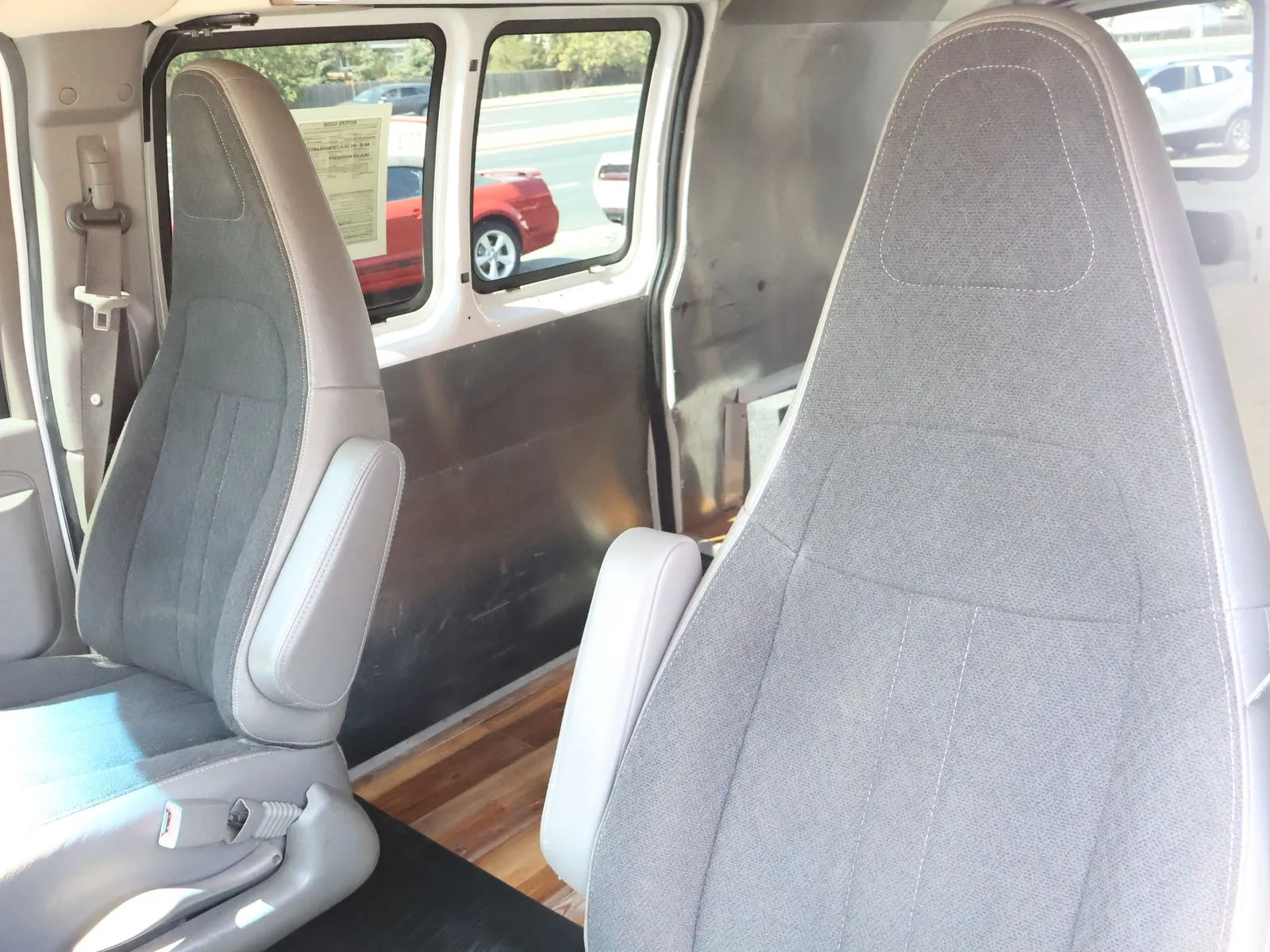 GMC Savana photo 34