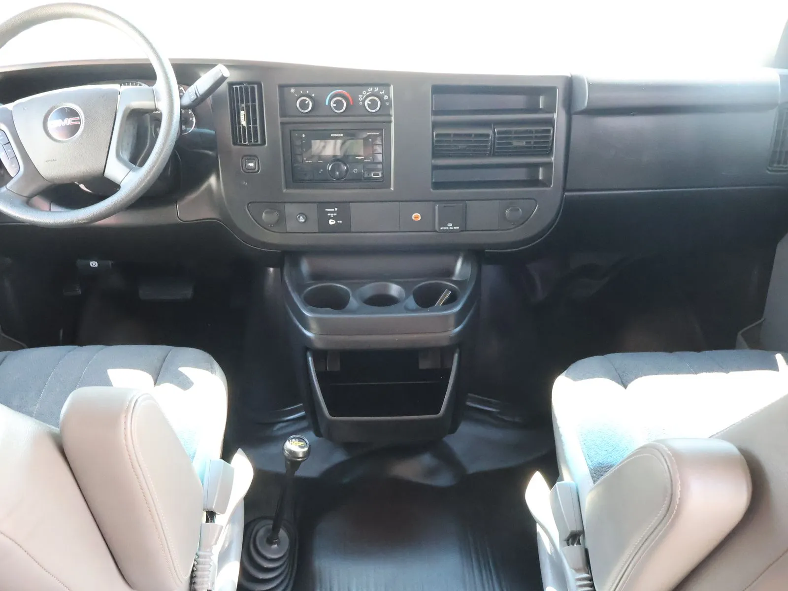 GMC Savana photo 35