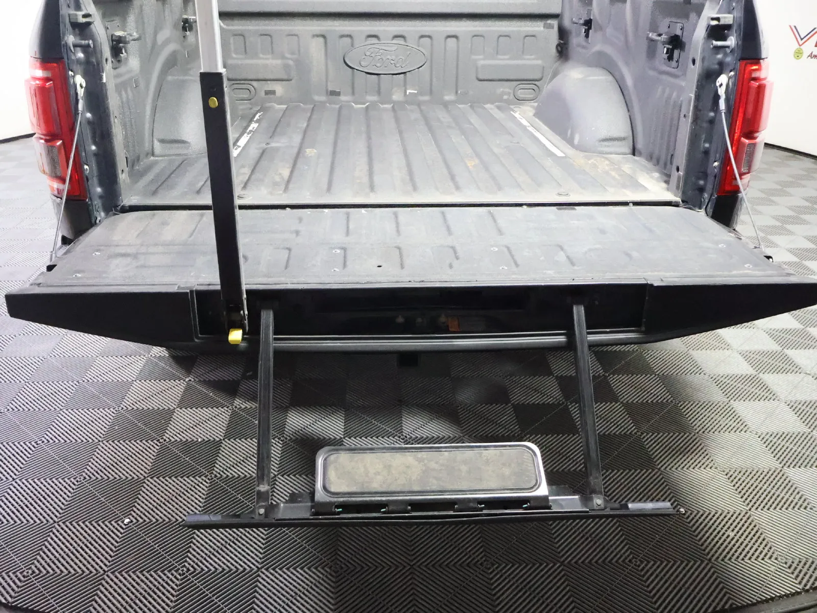 Ford F-150 photo 15