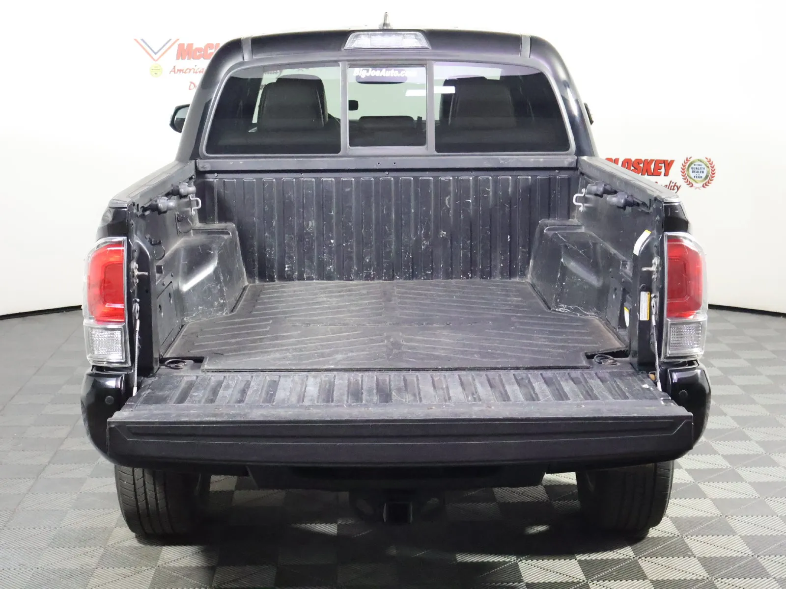 Toyota Tacoma photo 8