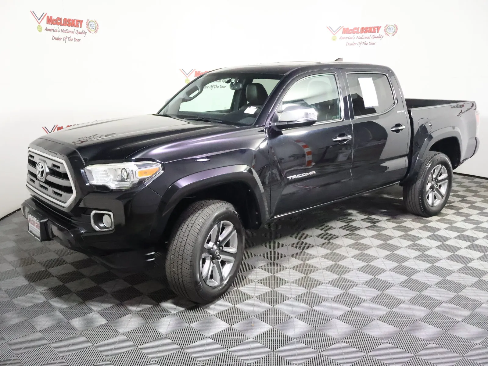 Toyota Tacoma photo 15