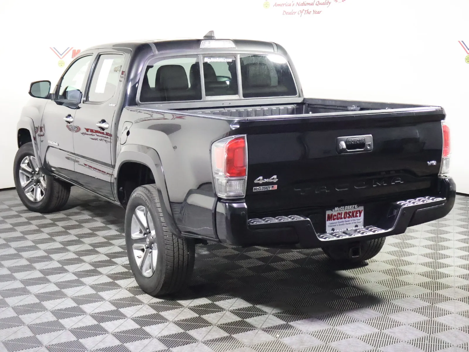 Toyota Tacoma photo 12