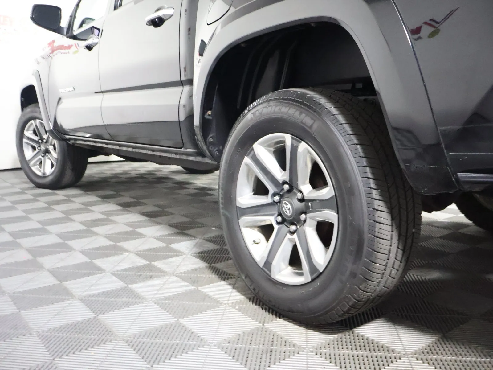 Toyota Tacoma photo 11