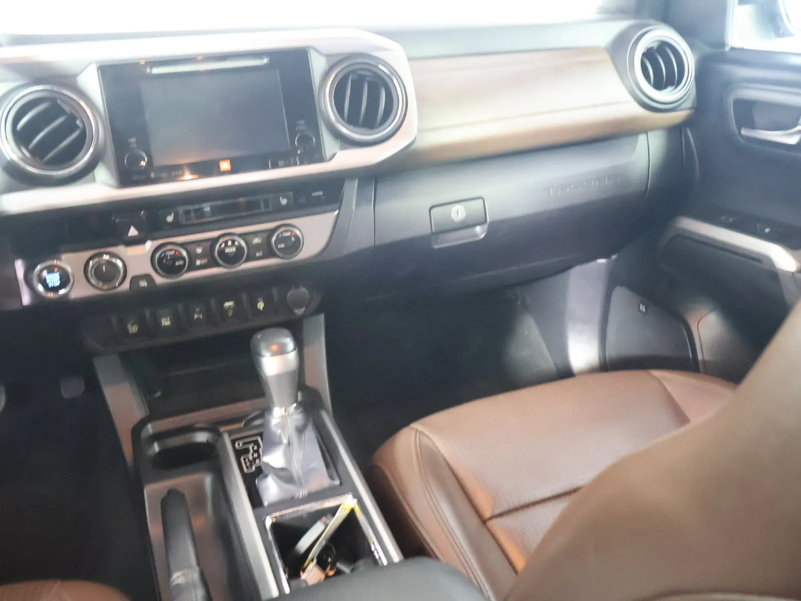 Toyota Tacoma photo 29
