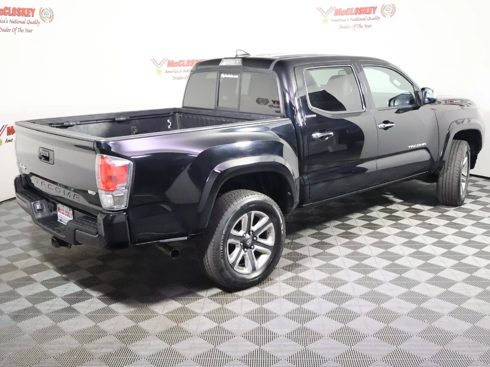 Toyota Tacoma photo 4