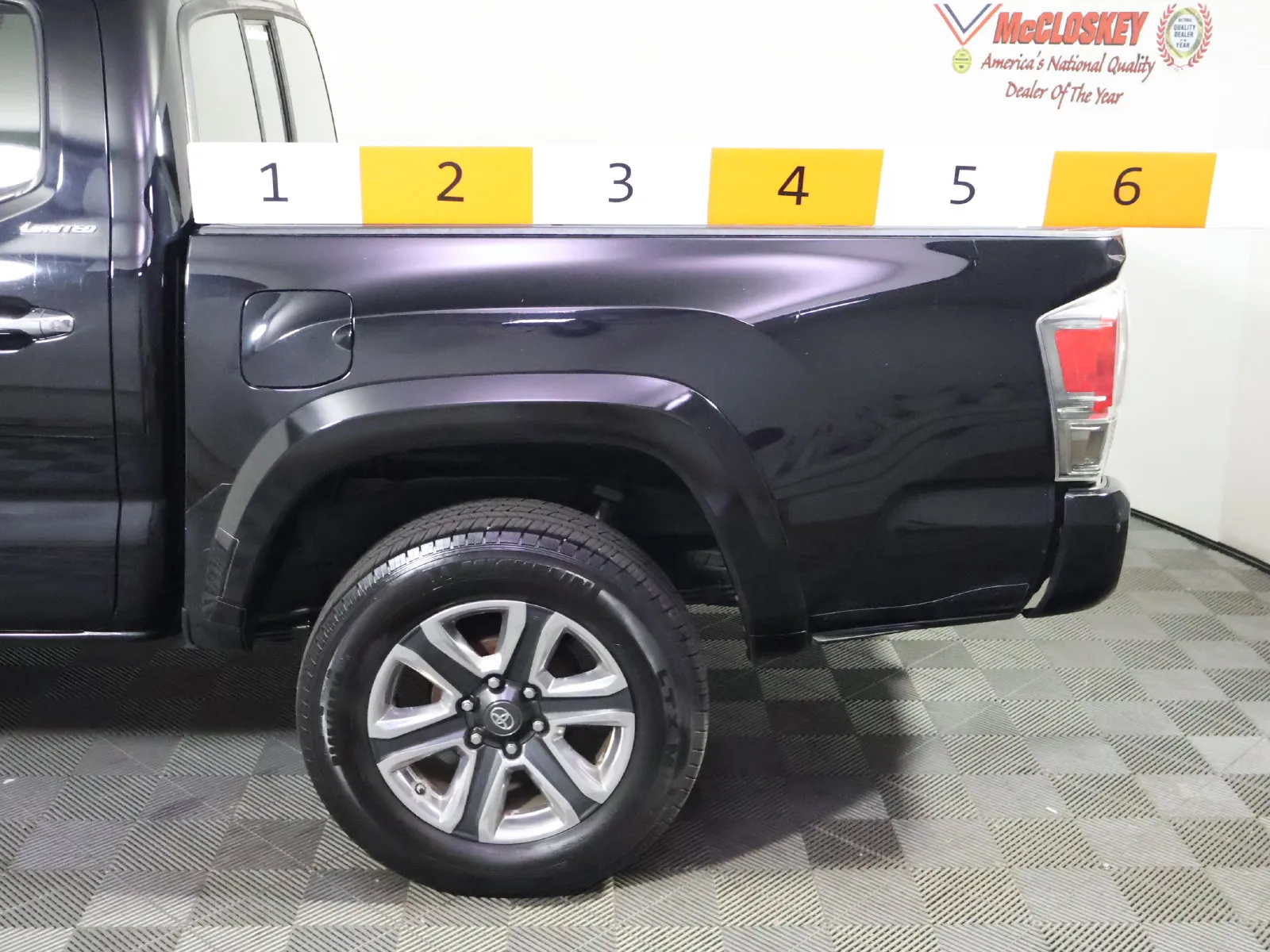 Toyota Tacoma photo 13