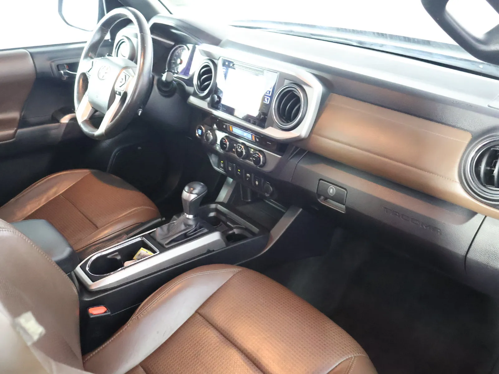 Toyota Tacoma photo 49