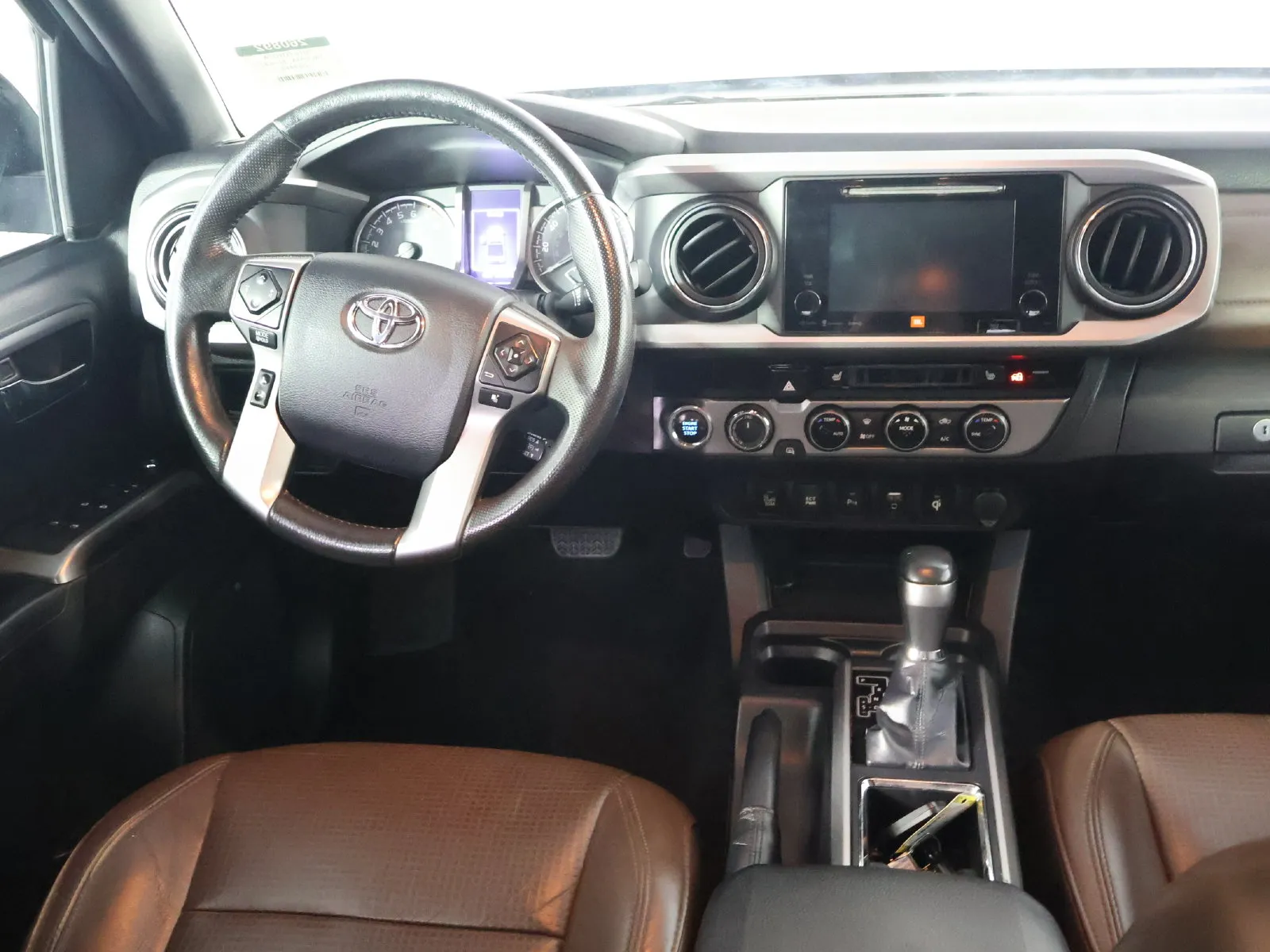 Toyota Tacoma photo 27