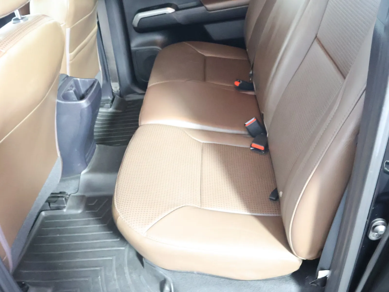 Toyota Tacoma photo 44