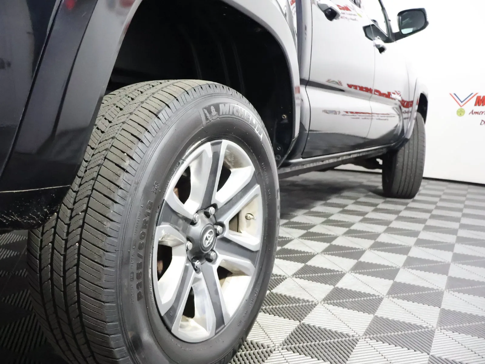Toyota Tacoma photo 10