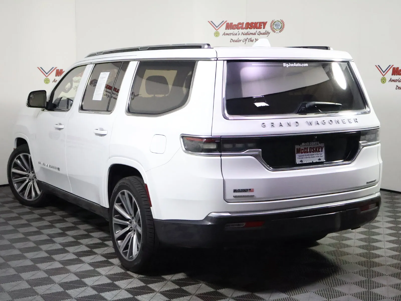 Jeep Grand Wagoneer photo 13
